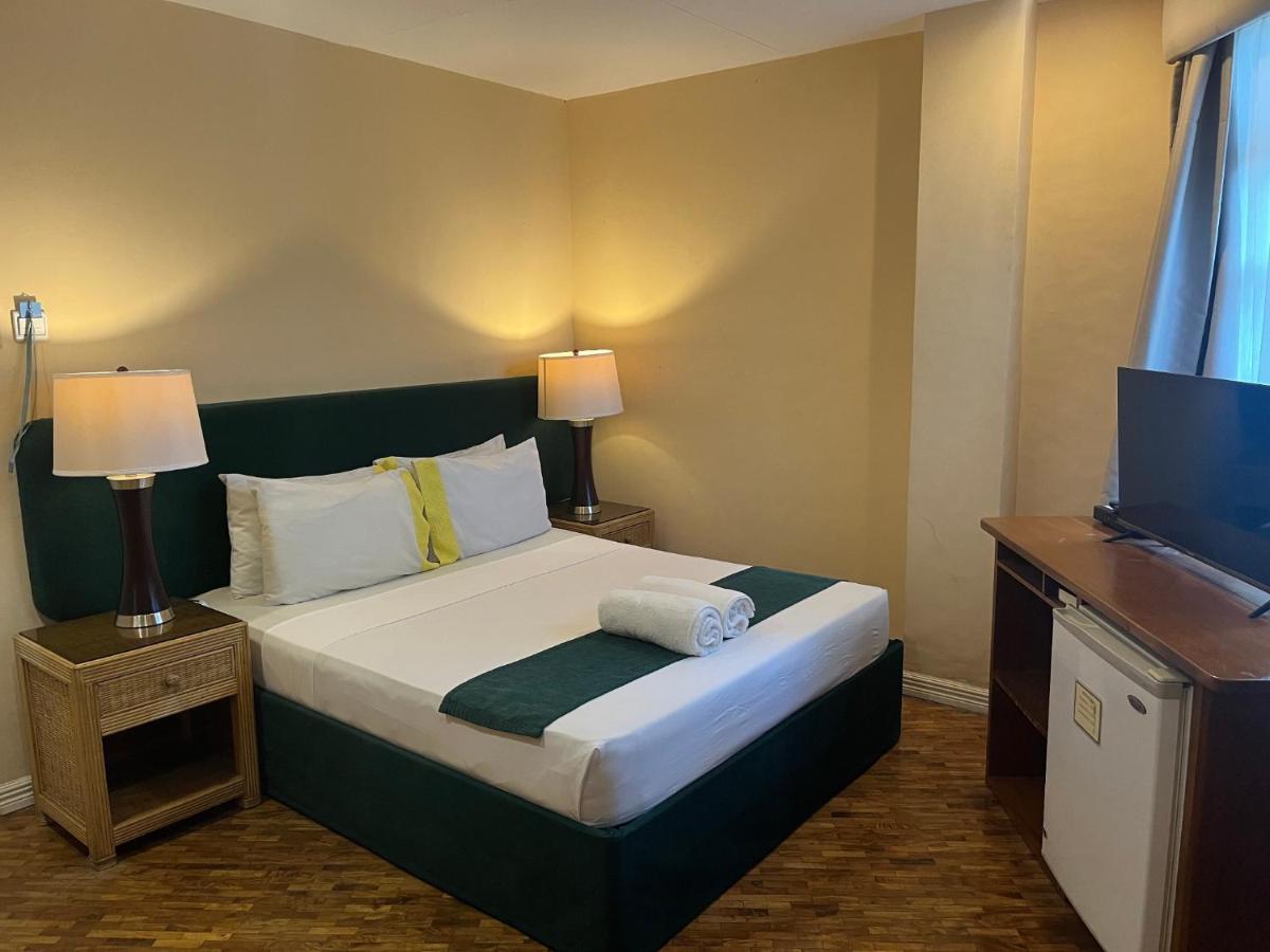Coco Grande Hotel Dumaguete City Экстерьер фото
