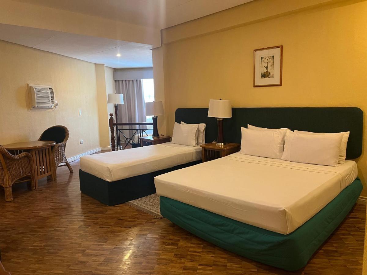Coco Grande Hotel Dumaguete City Экстерьер фото