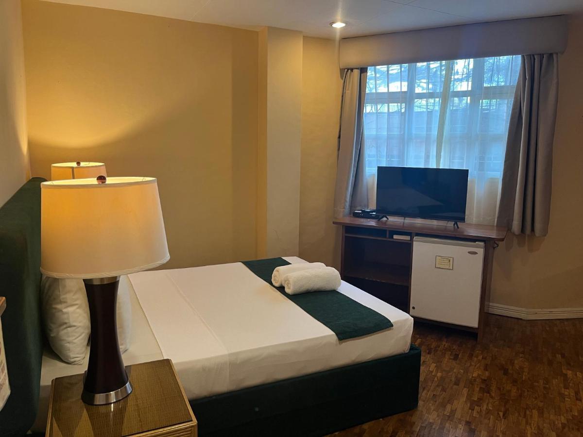 Coco Grande Hotel Dumaguete City Экстерьер фото
