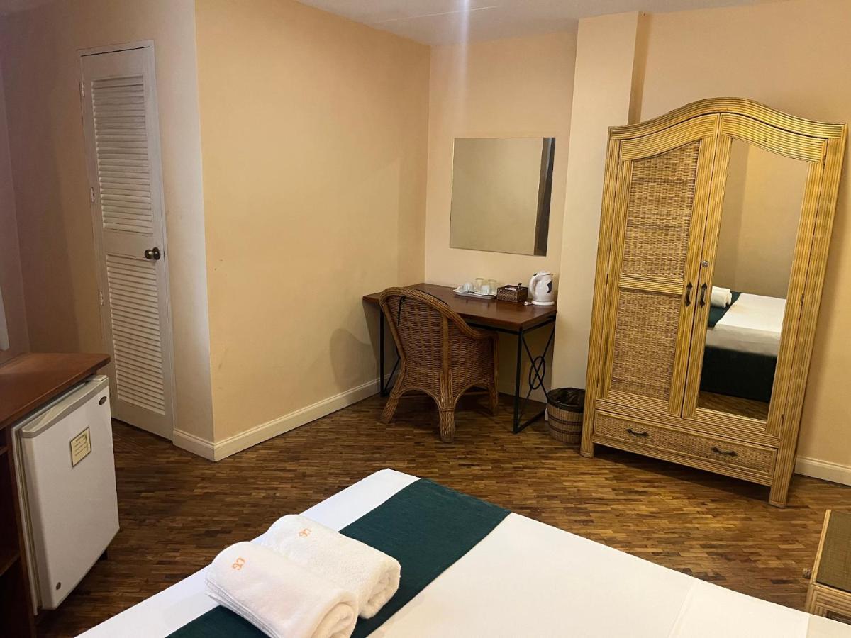 Coco Grande Hotel Dumaguete City Экстерьер фото